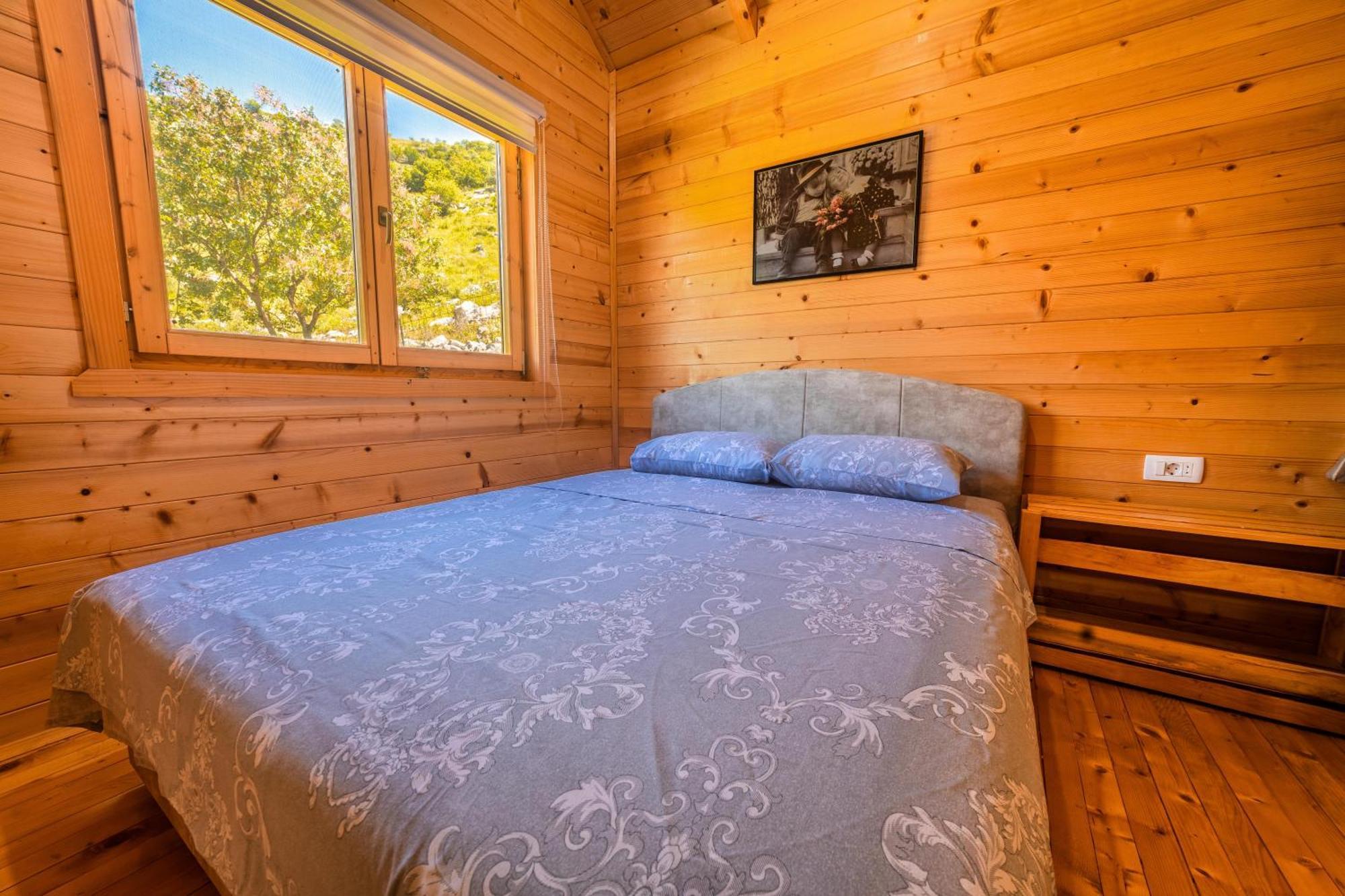 Boljesestre Lake Retreat Golubovci ภายนอก รูปภาพ