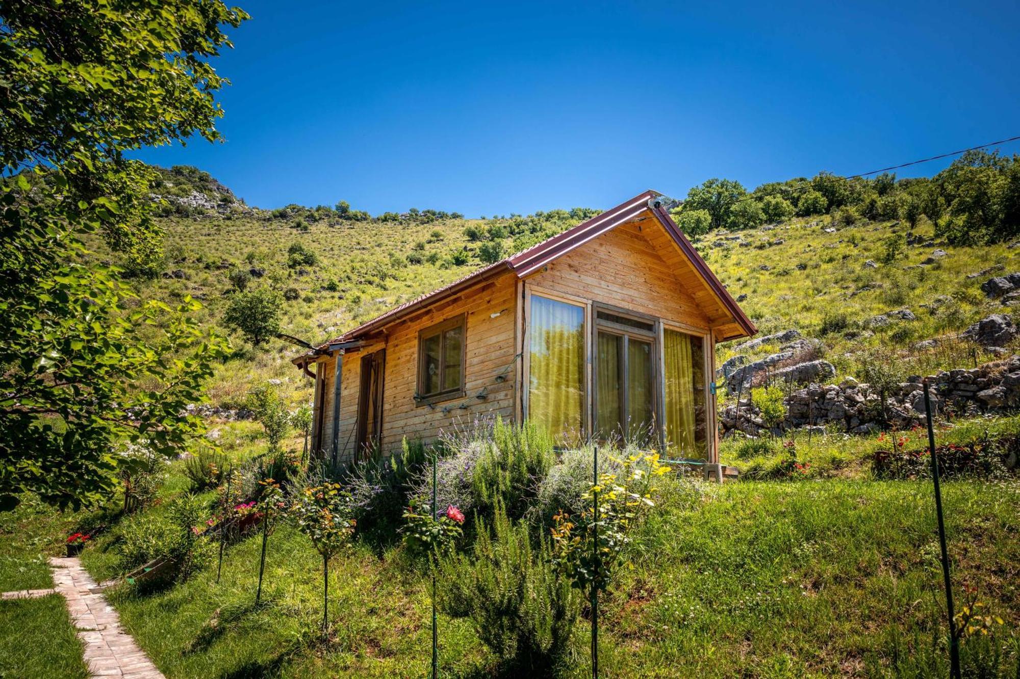 Boljesestre Lake Retreat Golubovci ภายนอก รูปภาพ