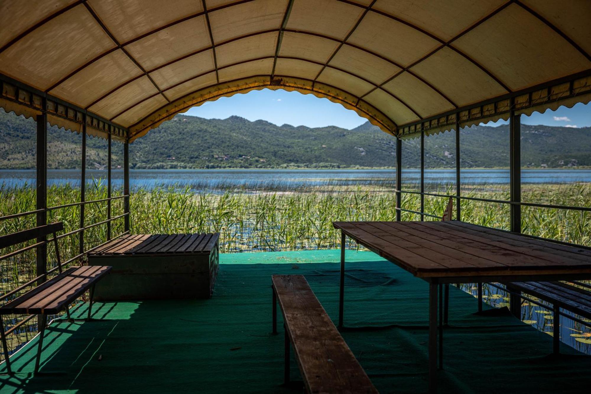 Boljesestre Lake Retreat Golubovci ภายนอก รูปภาพ