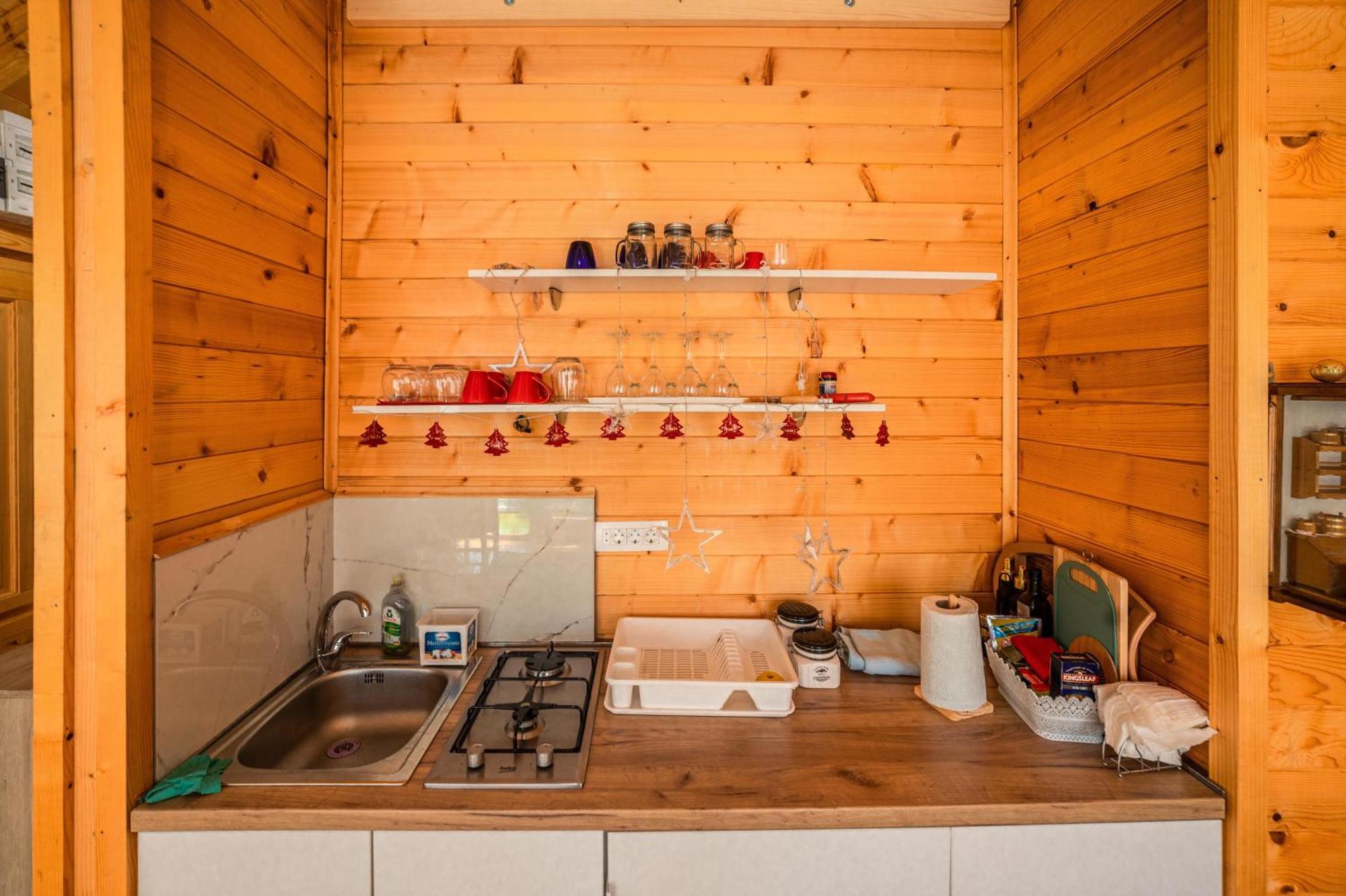 Boljesestre Lake Retreat Golubovci ภายนอก รูปภาพ